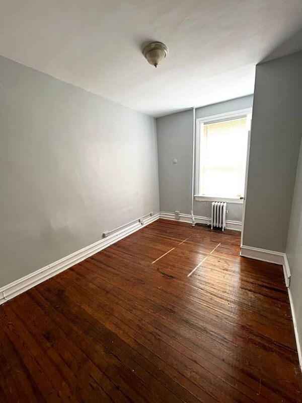 Building Photo - 307 Dolphin St