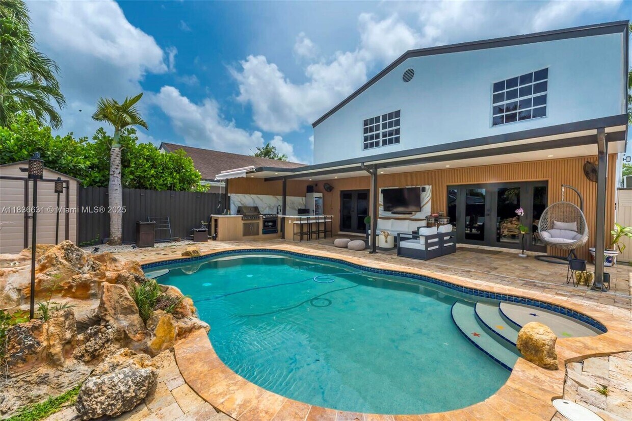 Foto principal - 15569 SW 138th Pl