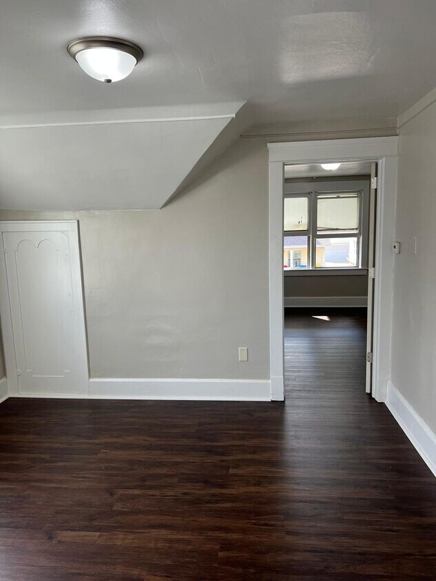 Foto principal - 2113 Blake Ave. (Duplex)