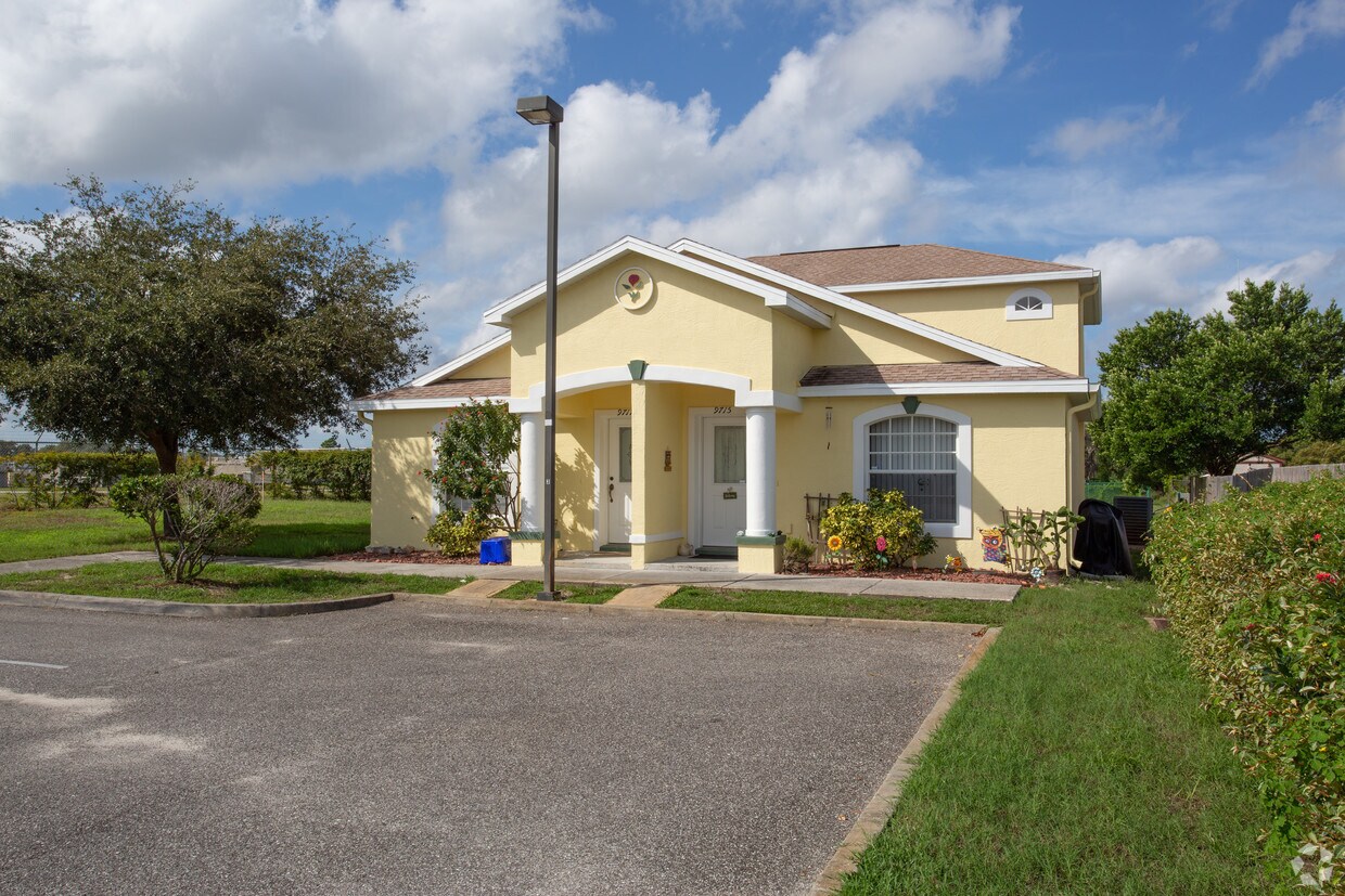 Primary Photo - 9715 Palm Ave