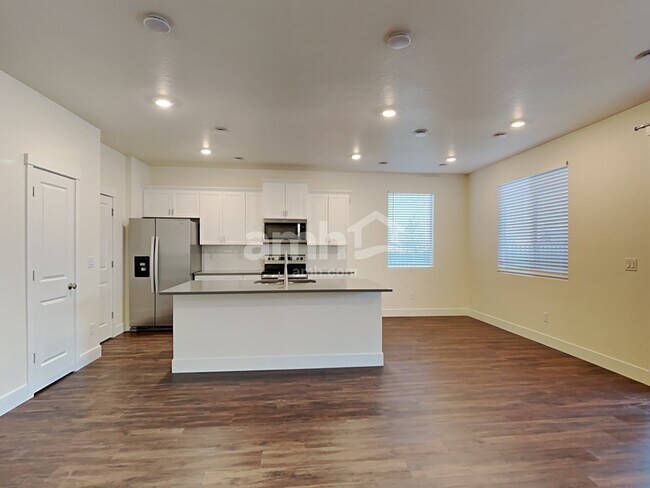 Foto del edificio - 2731 Hot Cider Avenue
