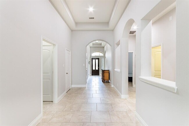 Building Photo - 3034 Hickory Springs Ln