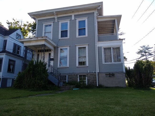 Building Photo - 103 College Ave