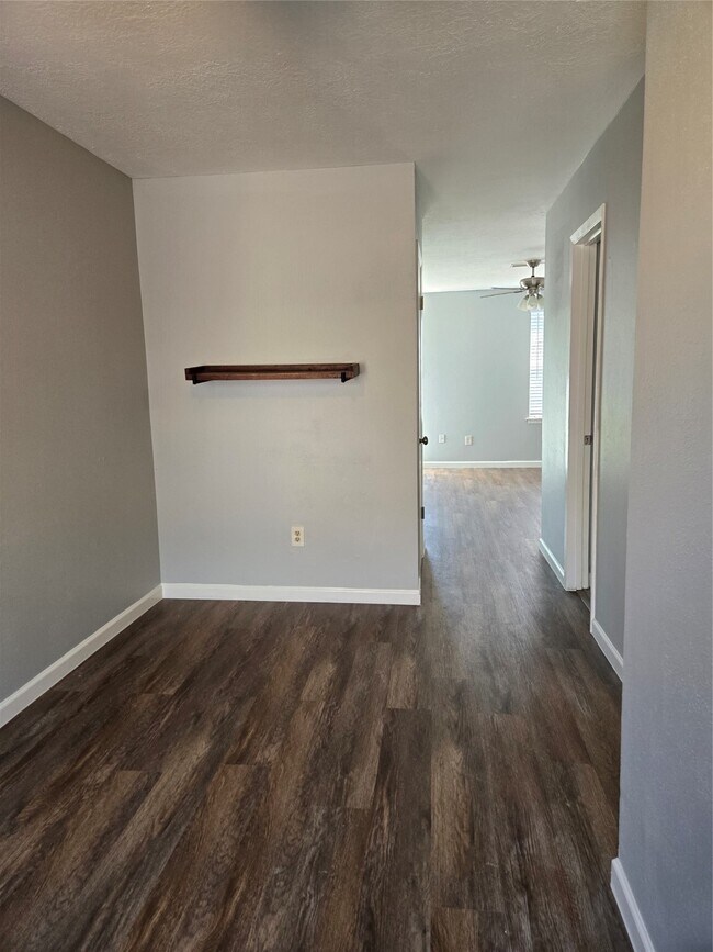 Foto del edificio - 1353 Ramada Dr