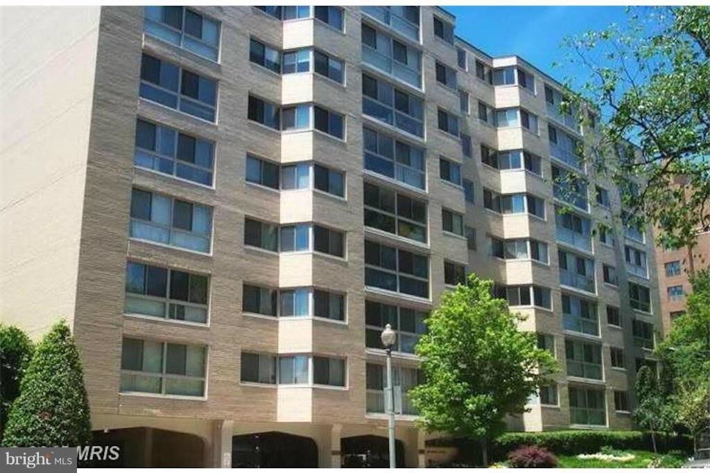 Foto principal - 922 24th St NW