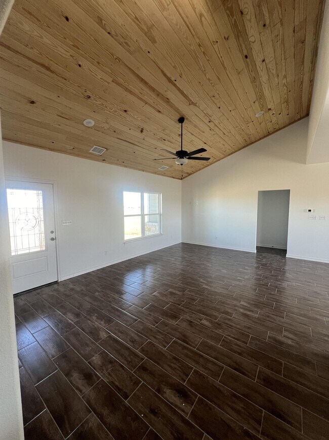 Foto del edificio - 7912 S Lone Star Pkwy