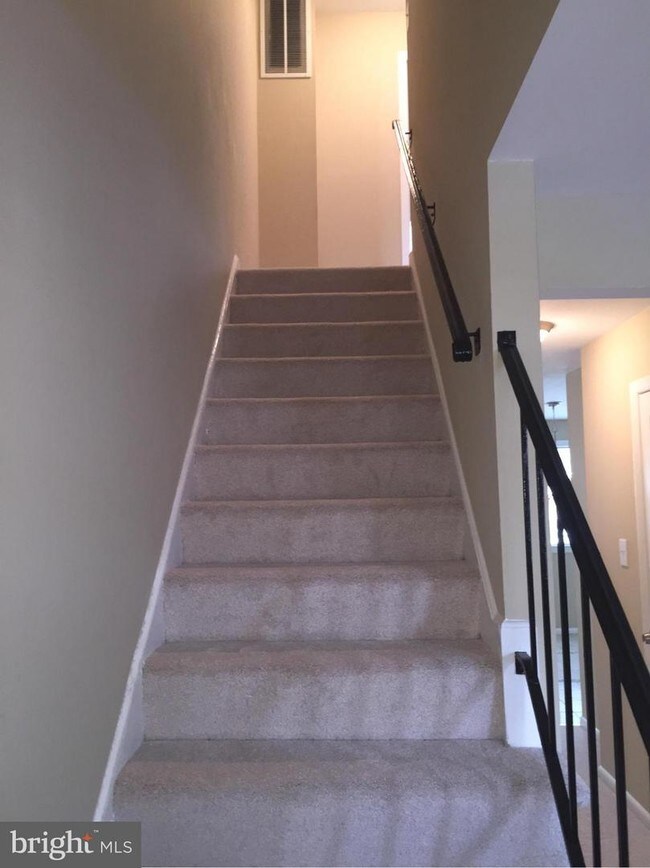 Foto del edificio - 6543 Beechwood Dr