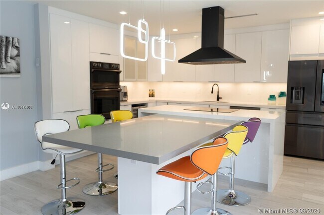 Foto del edificio - 1421 NE 104th St