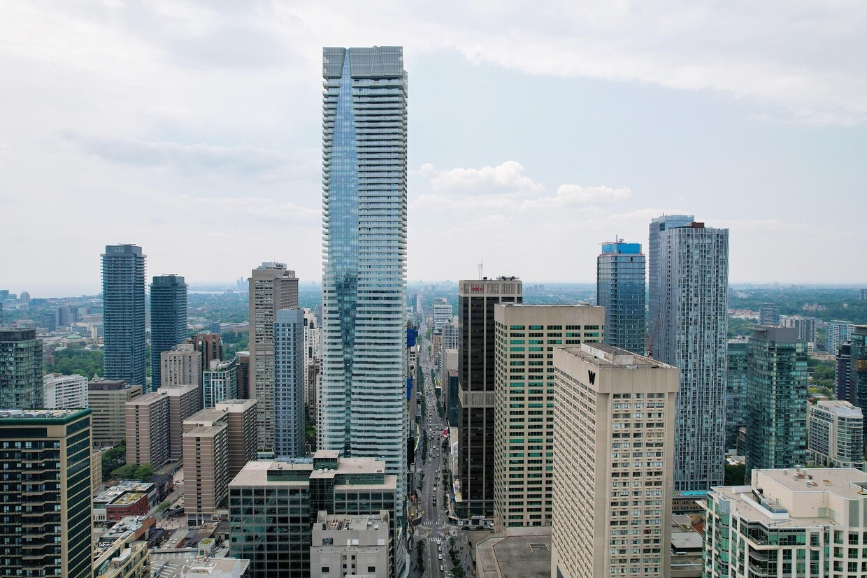 Primary Photo - 1 Bloor St E
