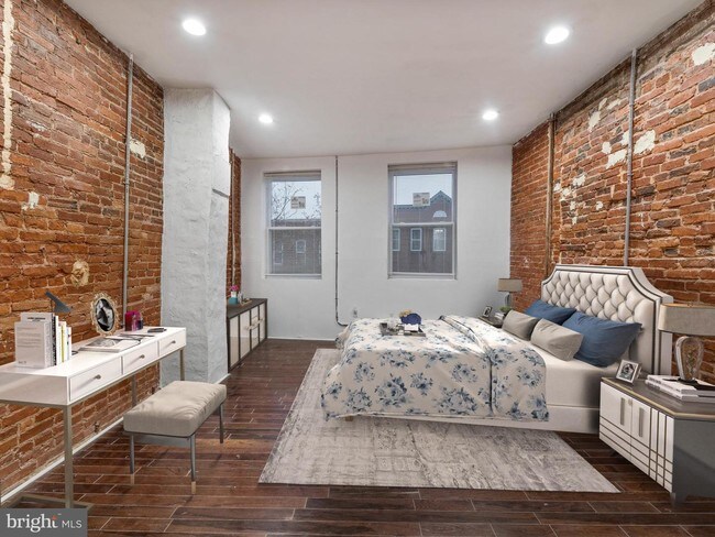 Foto del edificio - 817 E Baltimore St