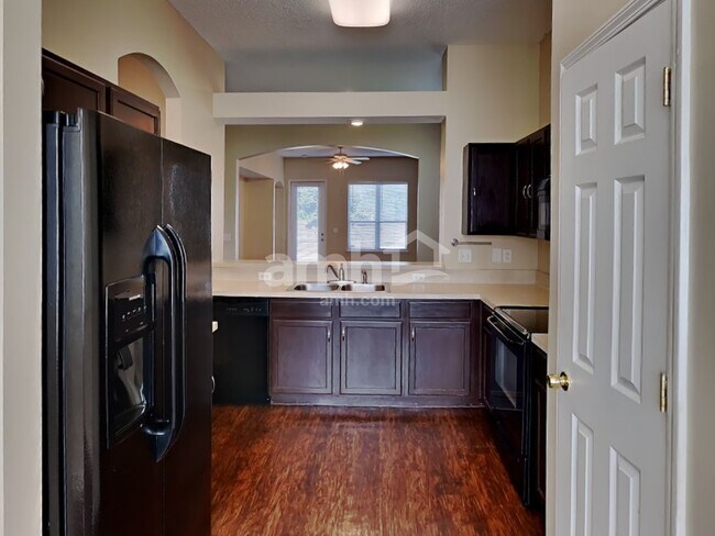 Foto del edificio - 2996 Centerwood Dr