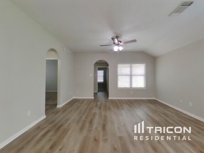 Building Photo - 7402 Deloache Ave
