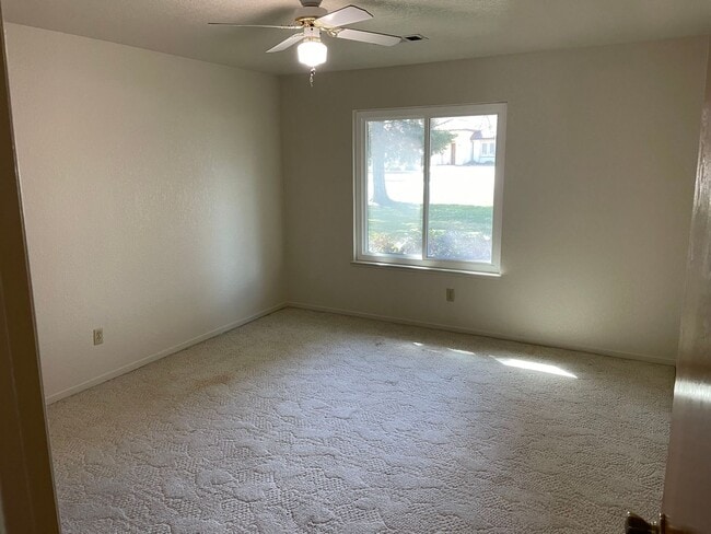 Building Photo - Atwater County Living