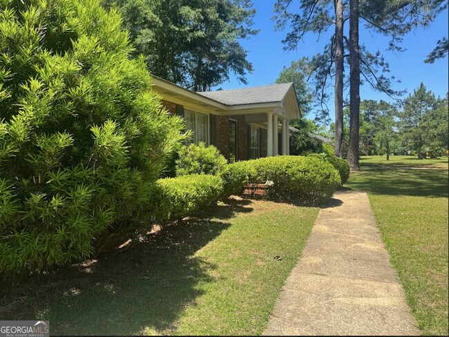 Foto del edificio - 427 Meadowlark Dr