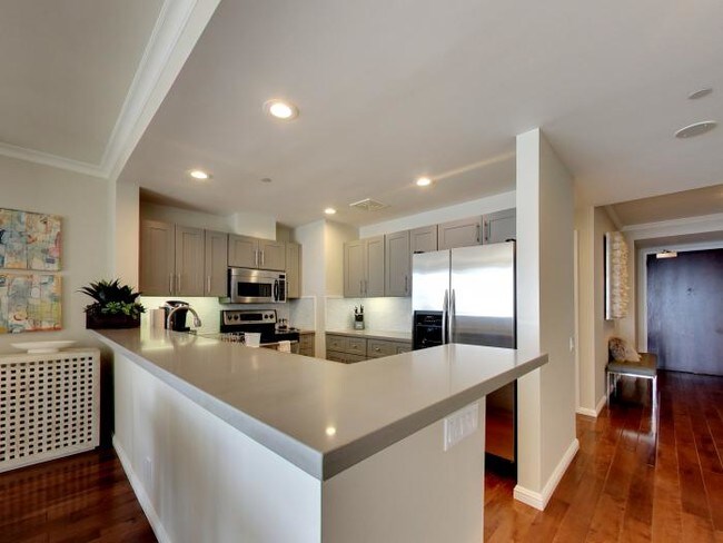 Building Photo - 2 bedroom in San Francisco CA 94104