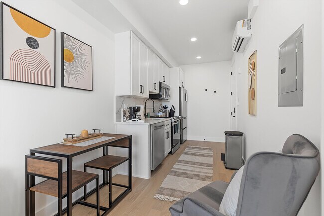 Foto del edificio - 1726 H St NE