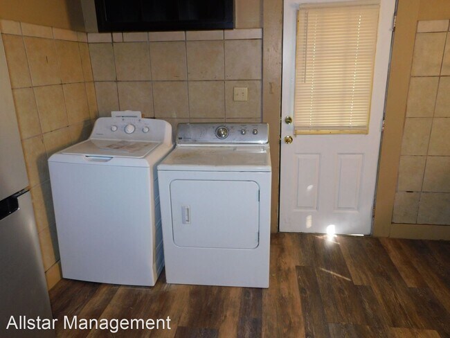 Foto del edificio - 3 br, 1 bath House - 62 East Northern Street