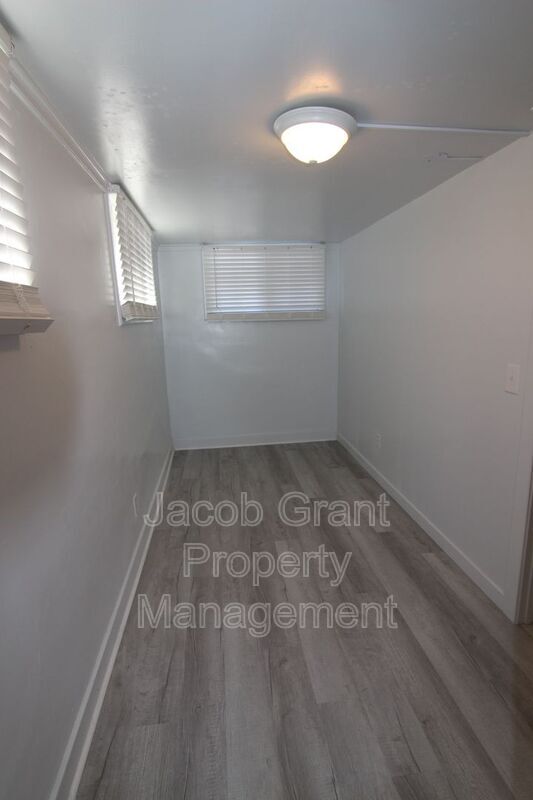 Foto del edificio - 1108 E Lewis St