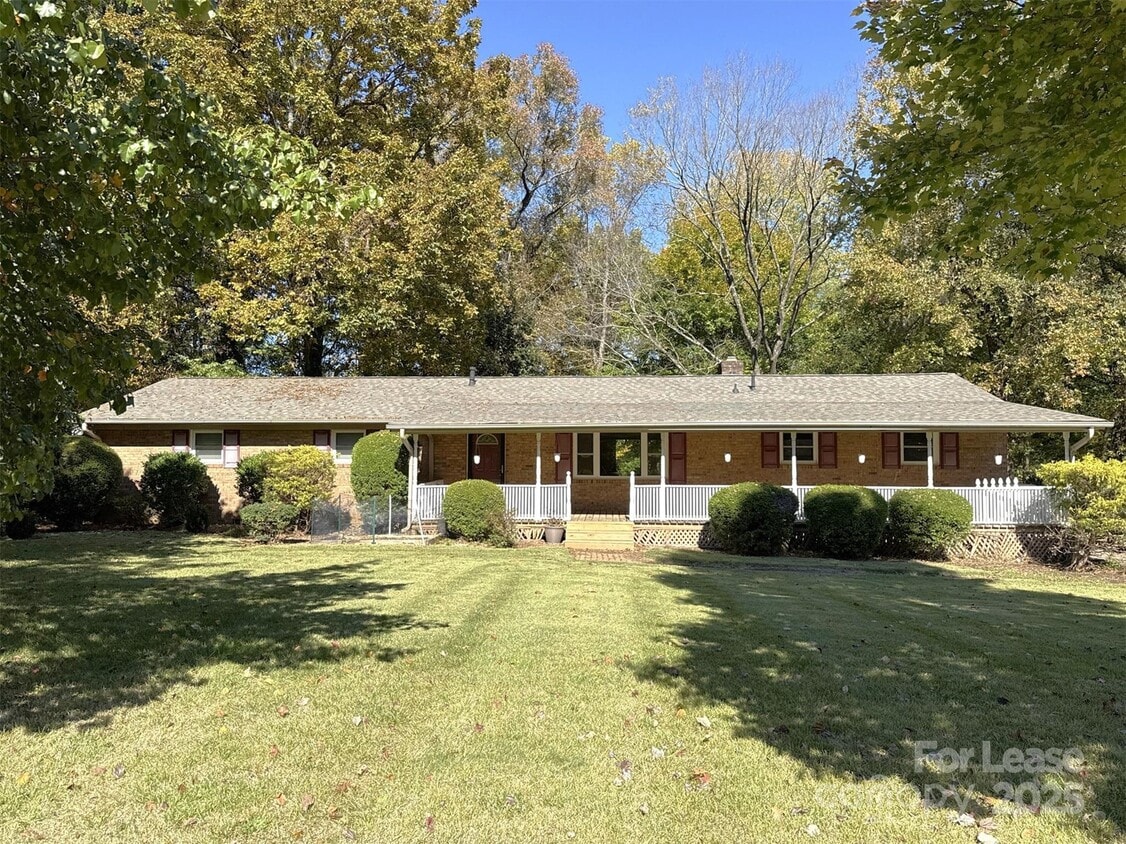 Primary Photo - 7045 Ridge Ln Rd