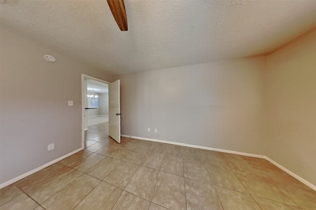 Building Photo - 1107 Valley Ranch Dr