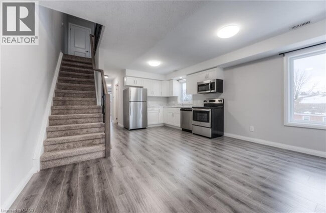 Building Photo - 47 Heiman St