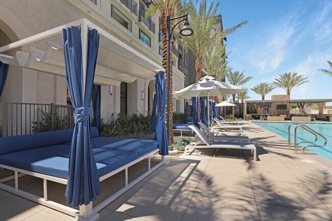 Foto del edificio - Oxnard Town Square 12