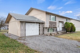 Building Photo - 10512 E Augusta Ave