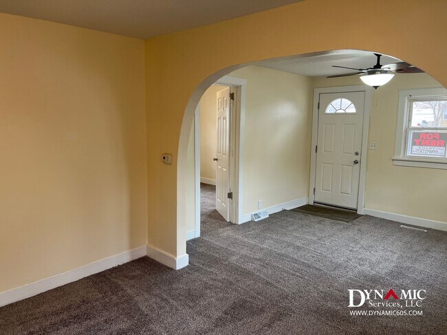 Foto del edificio - 3 Bedroom, 1 Bathroom House By Augustana & USF