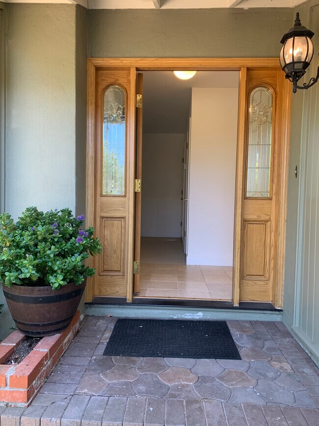 Front entry - 3308 Adelaide Way