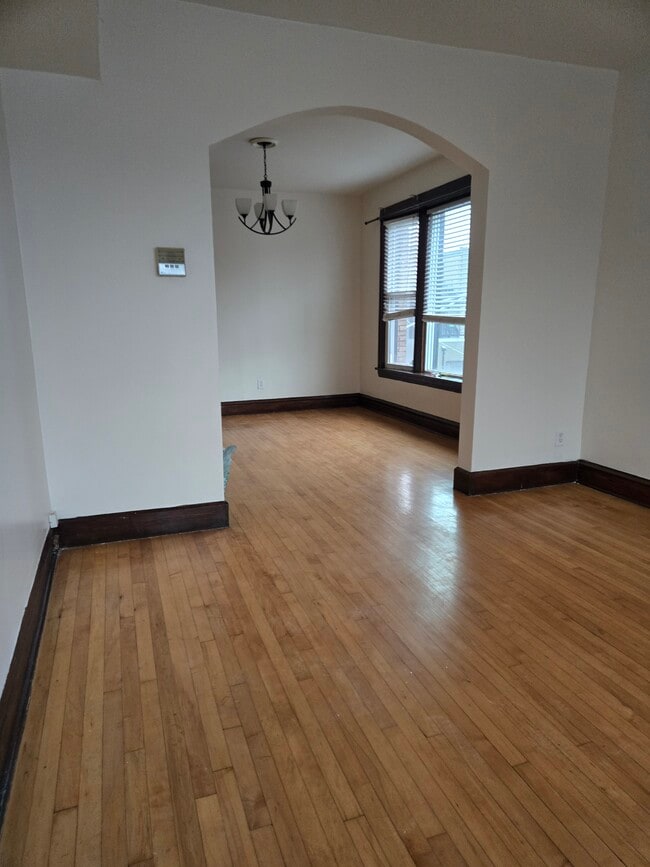 Building Photo - 3259 W Potomac Ave