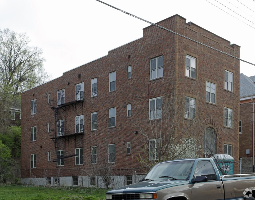 Primary Photo - 242 Northern Ave