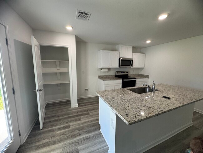 Foto del edificio - 35487 Grovemont Dr