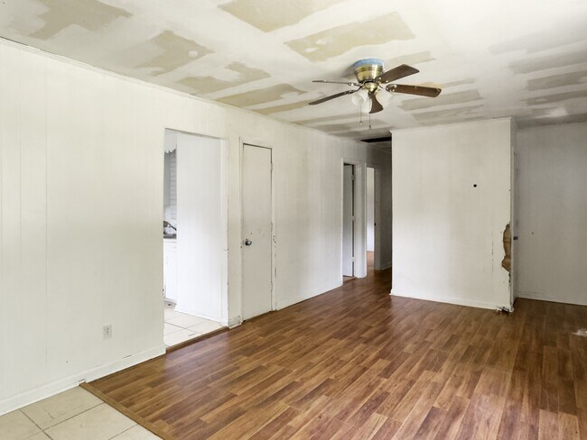Foto del edificio - 1137 Carter Rd