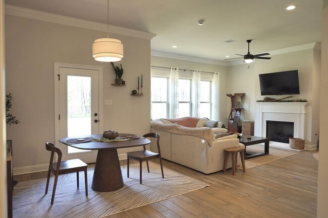 Foto del edificio - 223 St Edmunds Wy