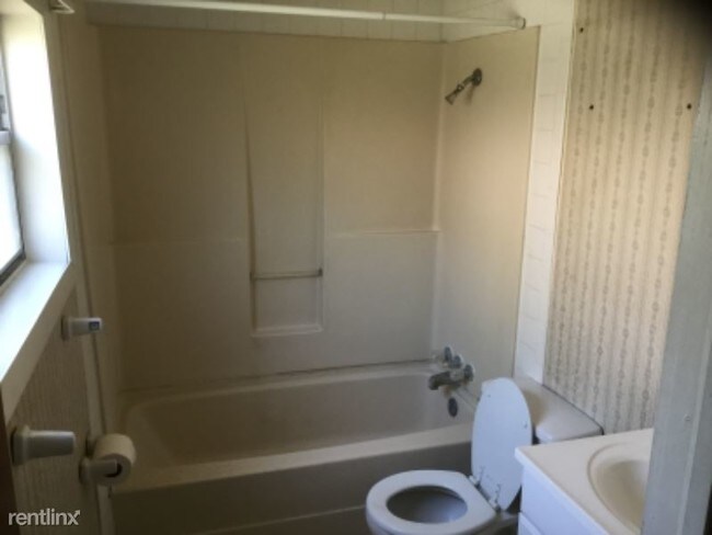 Building Photo - 1 br, 1 bath House - 5829 Hyde Park Cir