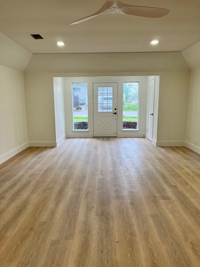 Building Photo - 3000 Bramble Oaks Ct