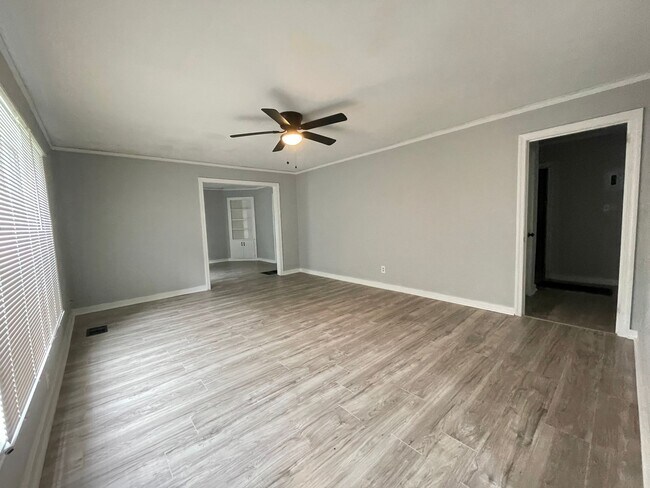 Foto del edificio - 218 S Park Dr