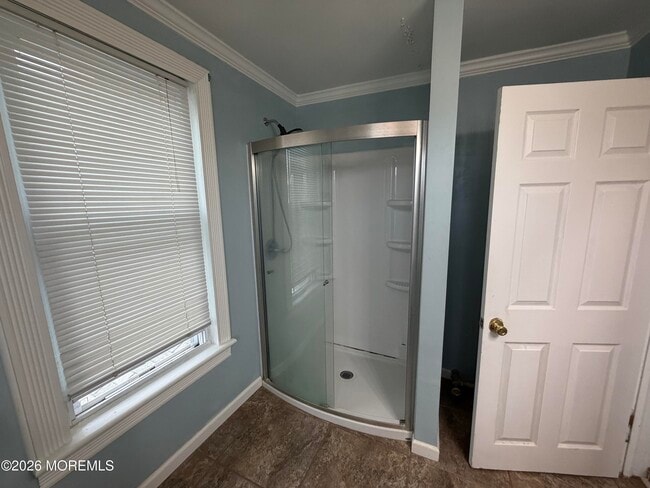 Building Photo - 406 4th Ave