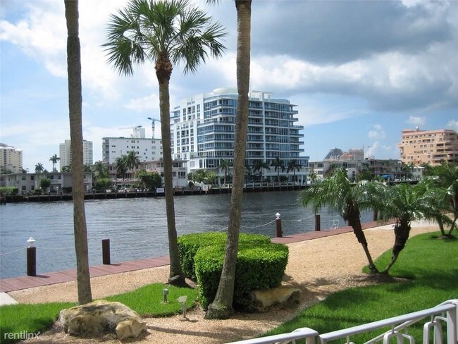 Building Photo - 888 Intracoastal Dr