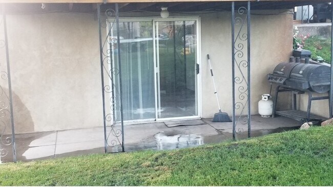 Private East Entrance - 3732 N 900 W