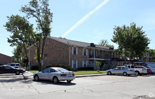 Blue Bell Village Apartments Blue Bell Village Apartments