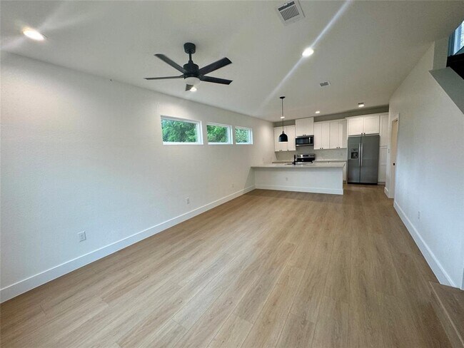 Foto del edificio - 5911 Coventry Ln