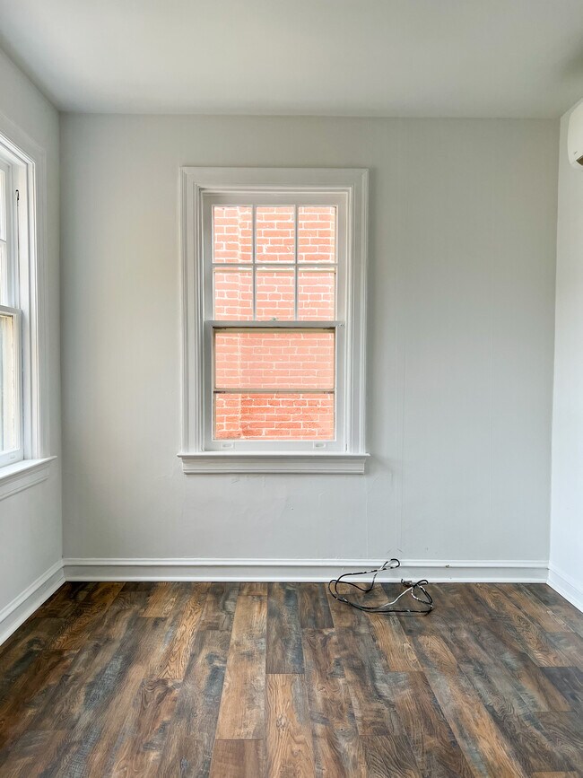 Sala de entrada - comedor/sala de estar - 325 N Duke St