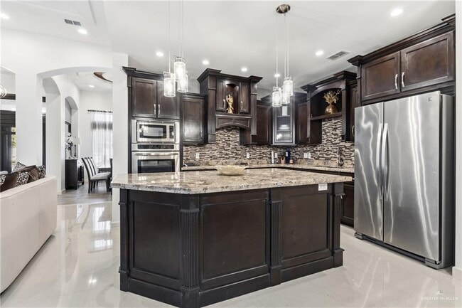 Building Photo - 18 Linva Ave