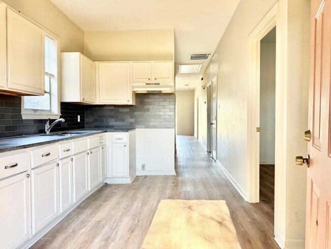 Photo - 1606 Myrtle Walk St House