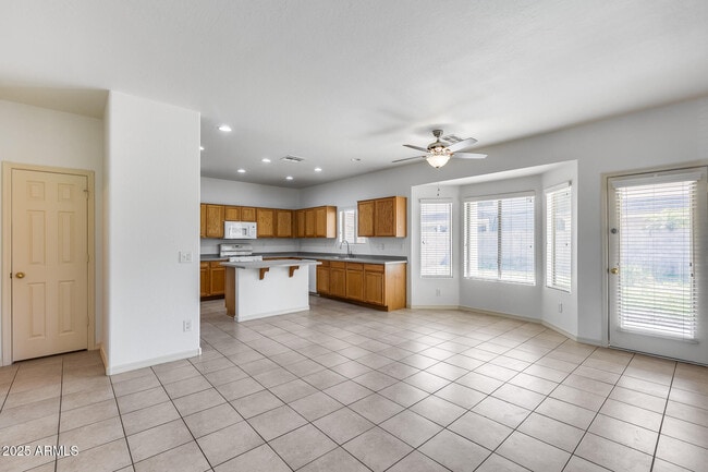 Building Photo - 17435 W Saguaro Ln