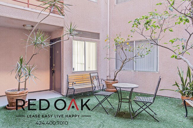 Foto del edificio - 1755 El Cerrito Pl