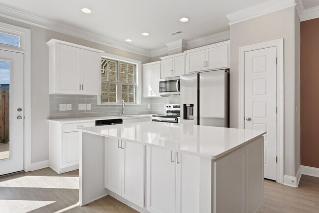 Foto del edificio - Available NOW! 2BR/2.5BA Townhouse in Mebane