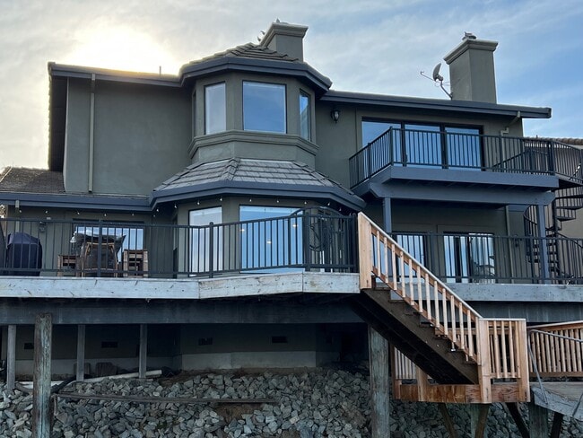 Building Photo - 4909 North Point