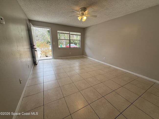 Building Photo - 324 Bay Ave